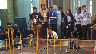 Meciuri amicale între roboți: Clever Core, echipa șincaiștilor băimăreni, va organiza o activitate captivantă! Va fi premieră în județul Maramureș!