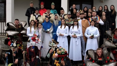 Se menține cu succes tradiția în Maramureș: Un Viflaim autentic a făcut sărbătoarea frumoasă, în acest an! O piesă unică și articulată foarte bine!