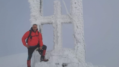 Imagini superbe la înălțime: Țibleșul sau aria montană maramureșeană în care este importantă protecția generată de Sfânta Cruce cu arcadă din vârf!