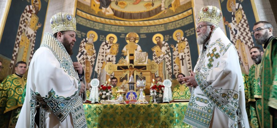 Unde liturghisesc ierarhii în această duminică