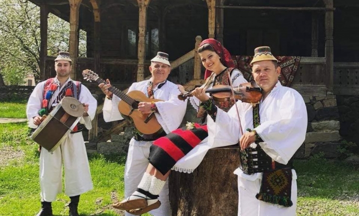 La joc de Bobotează: Vor cânta artiști foarte iubiți de publicul din județul Maramureș! Maria Mihali, Grupul Iza, invitații speciali la sărbătoare!