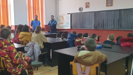 Băsești: Activități preventive împotriva violenței în școală
