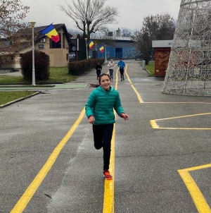 Baia Mare în mișcare pentru mica artistă a sportului: Sara Nicole Sitar, adevărată campioană, ajutată prin alergare să își îndeplinească o dorință!