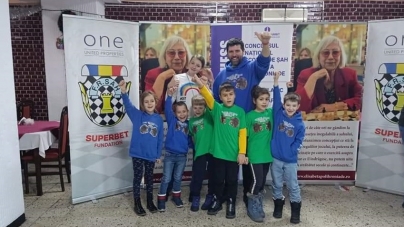 Avem copii foarte talentați: Micii leuți băimăreni au obținut la campionat o reușită superbă! 4 medalii naționale, cucerite de maramureșeni la șah!