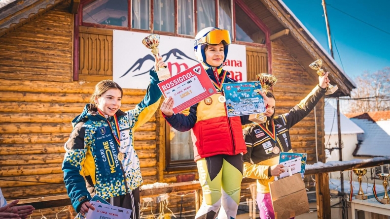 Un început cu dreptul: O tânără sportivă din Maramureș a obținut acum locul întâi, la schi alpin! Care este calendarul Mini Cupa României, în 2023!