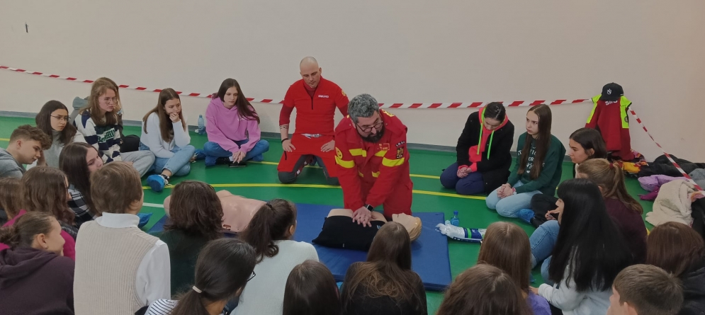 Un proiect-pilot de anvergură națională se derulează în sala de sport a Colegiului Național „Vasile Lucaciu” timp de trei zile