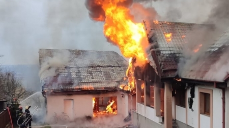 Apel umanitar pentru familia din Recea a cărei casă a fost mistuită de un incendiu zilele trecute