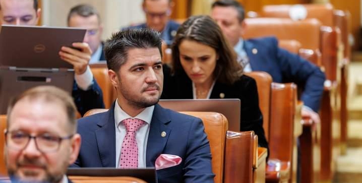 Brian Cristian: „M-am concentrat pe activitatea din Comisia pentru tineret și sport din care fac parte și am produs deja schimbări cu impact”