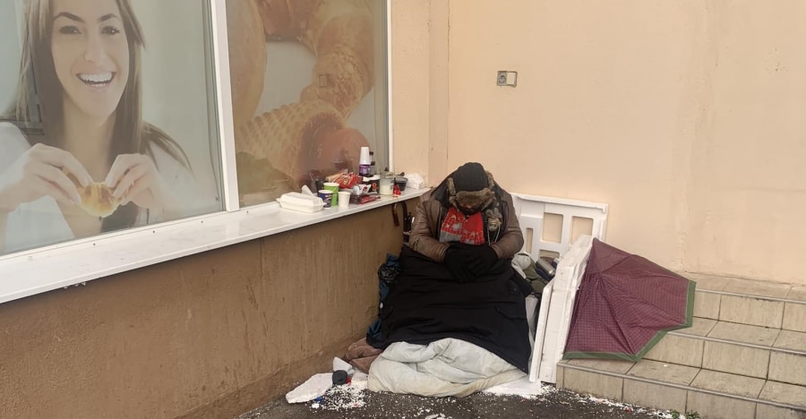 Cazul bărbatului cu domiciliul temporar la RFN Baia Mare: A supraviețuit zilnic grație bunătății celor din jur! Va primi îngrijire de specialitate!