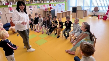 Ucrainenii preșcolari și Dragobetele: O grădiniță băimăreană a marcat ziua specială de sărbătoarea iubirii prin program artistic susținut de copii!