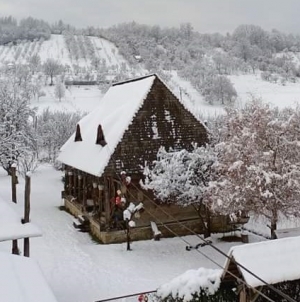 Vreme caracteristică de iarnă: Zăpada în Maramureș va înregistra și azi o creștere semnificativă! Acum, două atenționări meteorologice, în vigoare!