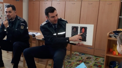 Micuții de la Grădinița “Ion Creangă” din Baia Mare, la discuții cu polițiștii