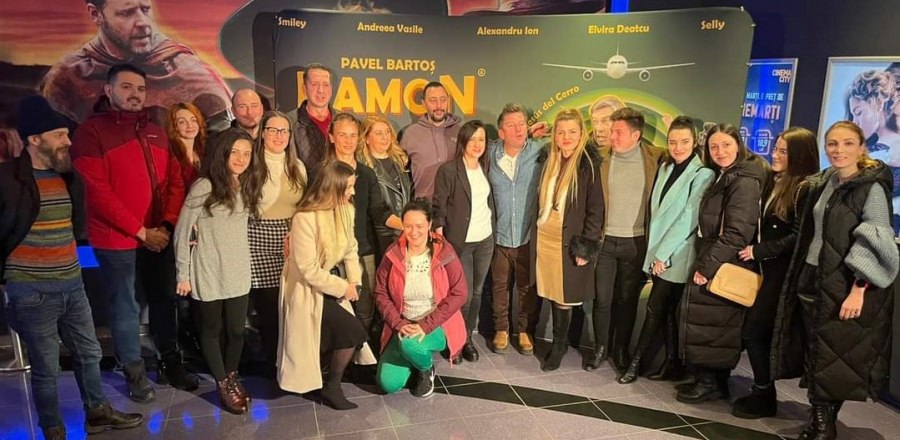 Exclusiv DirectMM! Ramon Filmul: Pavel Bartoș, artistul care încântă cu simplitate și veselie fascinantă; „Este un supererou, care aduce fericire”!