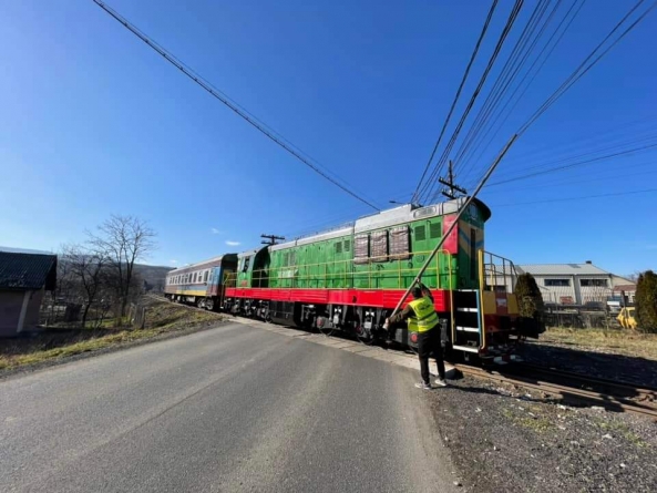 România pitorească, varianta feroviară: Calea ferată maramureșeană dă naștere la bizarerii în nordul județului! CFR și dovada extremă de abilitate!