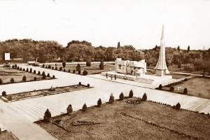 1964 Carei Monumentul Ostașului Roman 1