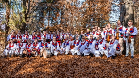 Ansamblul Folcloric Naţional „Transilvania”, la ceas aniversar; Este unul dintre cei mai convingători promotori ai culturii tradiționale românești 