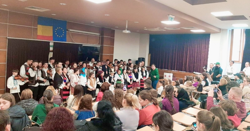 Elevii Școlii Populare de Artă Baia Mare vă invită la „Spectacolul de Mărțișor”