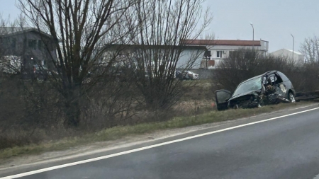 Accident cu două victime pe DN 1C; Cel care l-a provocat avea droguri în mașină și dreptul de a conduce suspendat