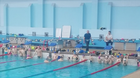 Sportivii AS Flykick Baia Mare au obținut rezultate foarte bune la Etapa Regională a Campionatelor Naționale la Înot pentru copii de 10-11 ani