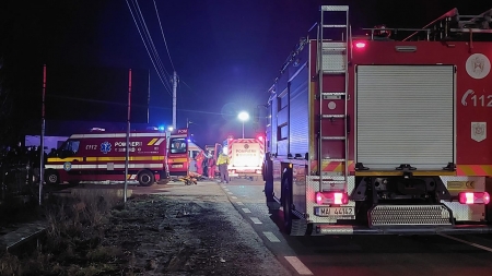 Accident grav în Hideaga; Un autoturism s-a ciocnit cu un autobuz