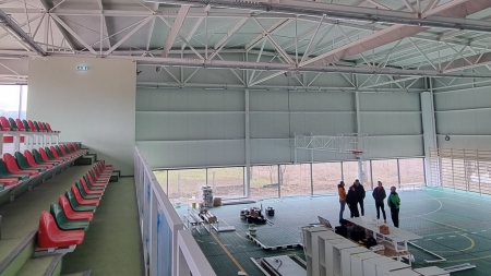 Lucrări aproape de final la Sala de Sport din Tăuții de Sus
