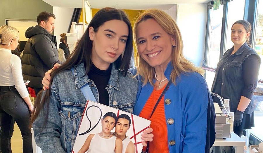 Băimăreanca Renata Mihaly a publicat o creație vestimentară în revista „A List Magazine” by Andreea Esca