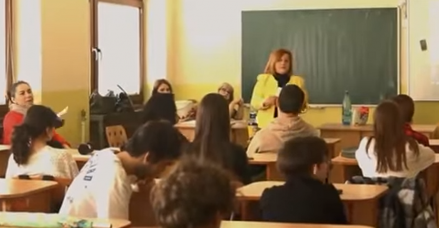 Limba engleză: Opt elevi din Maramureș vor participa la etapa națională a Concursului Speak Out