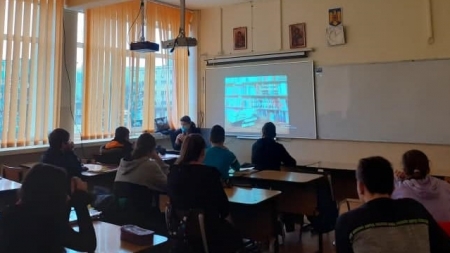 La Școala „Alexandru Ioan Cuza” Baia Mare: Consiliere motivațională în cadrul unor activități speciale! Tinerii au învățat o lecție esențială!