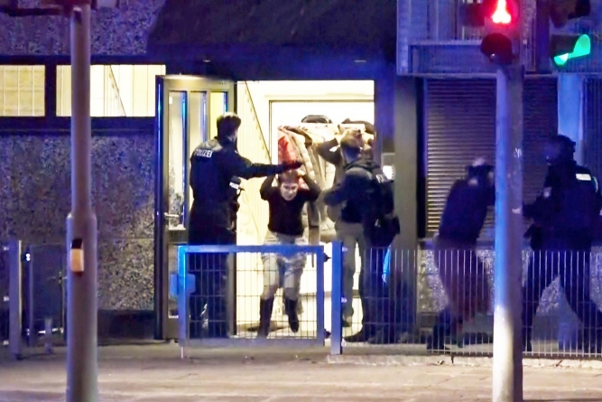 Atac armat la o biserică Martorii lui Iehova din Hamburg: Mai multe persoane au fost ucise sau grav rănite