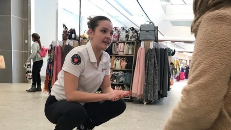 Portret sincer de salvator: Tânăra din Maramureș care activează ca elevă și salvează Viața per total ca „malteză”! Învață copilașii idei esențiale!