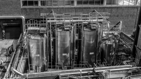 Confecţiile metalice şi rezervoarele din inox – investiţii valoroase pentru spaţiile industriale