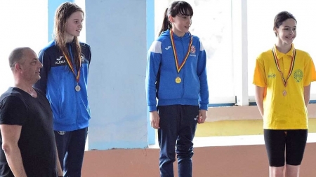 Avem viitor în natație: Talentații elevi sportivi din municipiul Baia Mare obțin reușite marcante, la campionatul regional! Iată lista laureaților!