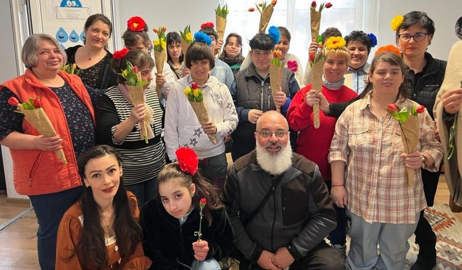 Ziua Femeii și Mamei în județul Maramureș: Darurile copiilor pentru doamne în centrele speciale, modul de interacționare, dar și fericirea în case!