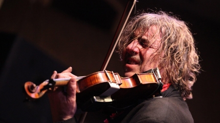 Interviu cu Mani Neumann: „Am avut întotdeauna senzația că publicul din România vine spre noi cu deschidere, cu dorința de a descoperi”