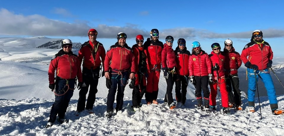 Sunt calificați să ajute: Salvatorii din aria montană maramureșeană au oficial în slujba vieții, 11 noi colegi atestați să acționeze la activități!