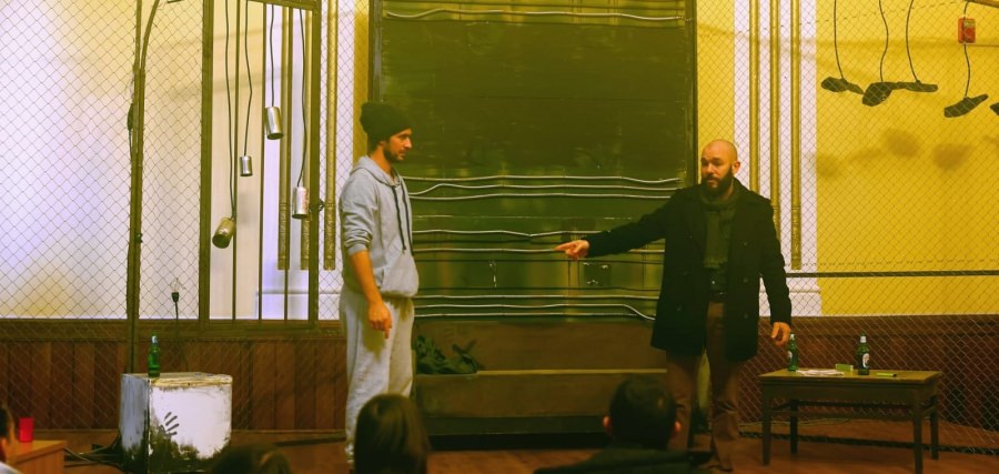 Un teatru care deschide ochii în Maramureș: Un supraviețuitor va vorbi în inițiativa educațională, despre pericolul drogurilor, în lumea tinerilor!