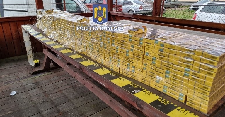 Contrabandă cu țigări și percheziții domiciliare în Baia Mare, Satulung, Ocna Șugatag și Desești