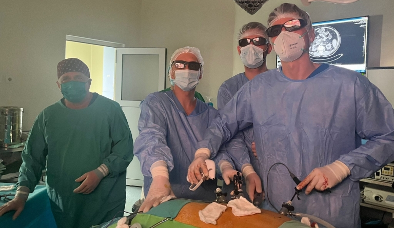 Caz medical complicat rezolvat cu succes la Spitalul Județean Baia Mare; Unui bărbat i-a fost extirpat rinichiul cu ajutorul laparoscopului