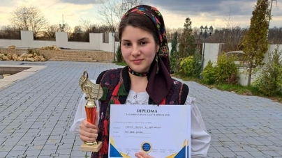 Oana Larisa Pop a obținut trofeul concursului de pricesne „La umbra Crucii Tale”
