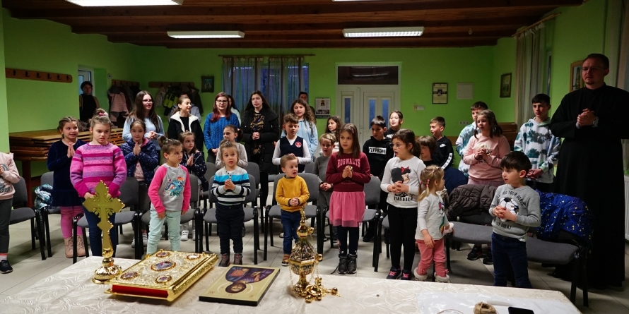 „Învierea Domnului pe înțelesul copiilor” – program catehetic desfășurat în Tăuții de Jos