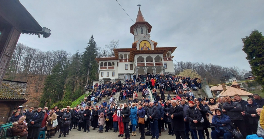 Care este programul sfintelor slujbe în Săptămâna Patimilor la Mănăstirea Rohia