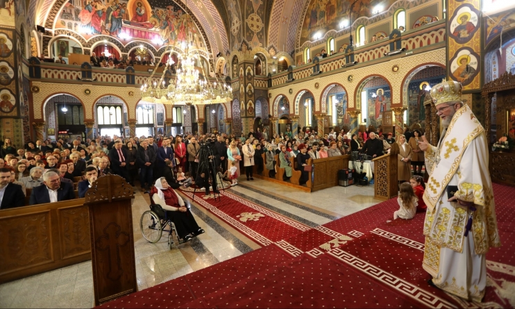 În a doua zi de Paști: PS Iustin s-a aflat în mijlocul sătmărenilor, la Catedrala „Adormirea Maicii Domnului”