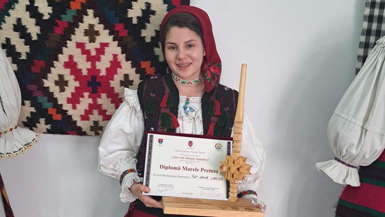 Oana Larisa Pop a obținut Marele Premiu al Festivalului Național de Folclor „Care om horește mândru” de la Dragomirești
