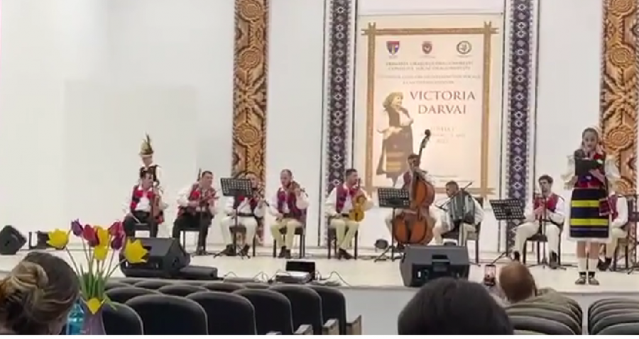 La Dragomirești: 17 tineri talentați se vor „lupta” pentru marele premiu al Festivalului Național de Folclor „Care om horește mândru”