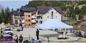 Cort amplasat pe fundația lăcașului din Borșa: Creștinii ortodocși, de Înviere, la biserica maramureșeană care a ars, de Florii! Implicare în oraș!
