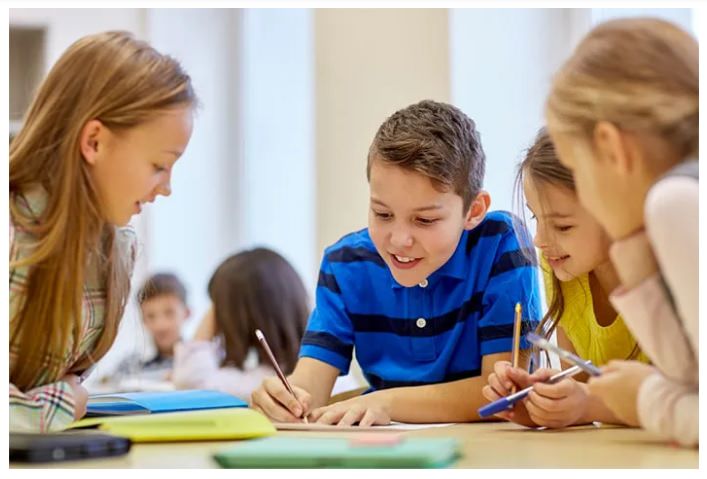 Cazul burselor de merit aplicat pentru Maramureș: Avem 177 de elevi care primesc burse de merit, cu toate că media lor este de sub cinci în prezent