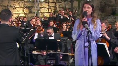 În Noaptea de Înviere: Maria Mihali a susținut un concert la Ierusalim alături de alți artiști