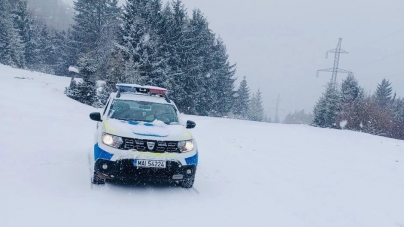 Iarna încă nu a plecat: Sfaturile polițiștilor rutieri pentru șoferi