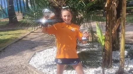 Marea speranță a tenisului: Sara Sitar, campioană a Maramureșului, de sărbători, o reușită superbă! Două titluri importante adjudecate de sportivă!