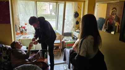 Sfântul Ierarh Iosif Mărturisitorul: Micii creștini băimăreni își continuă cu dăruire mare activitatea esențială! Au dus bunicilor în dar fericire!